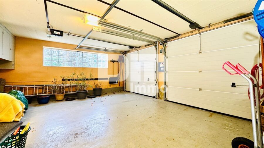 Gepflegtes 1 bis 2 Familienhaus in gesuchter Ortsrandlage mit Panoramablick - KG Doppelgarage